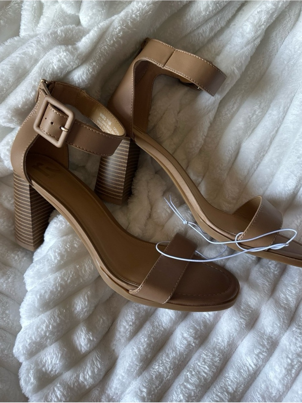 Classic Ankle-Strap Block Heel Sandals - Tan